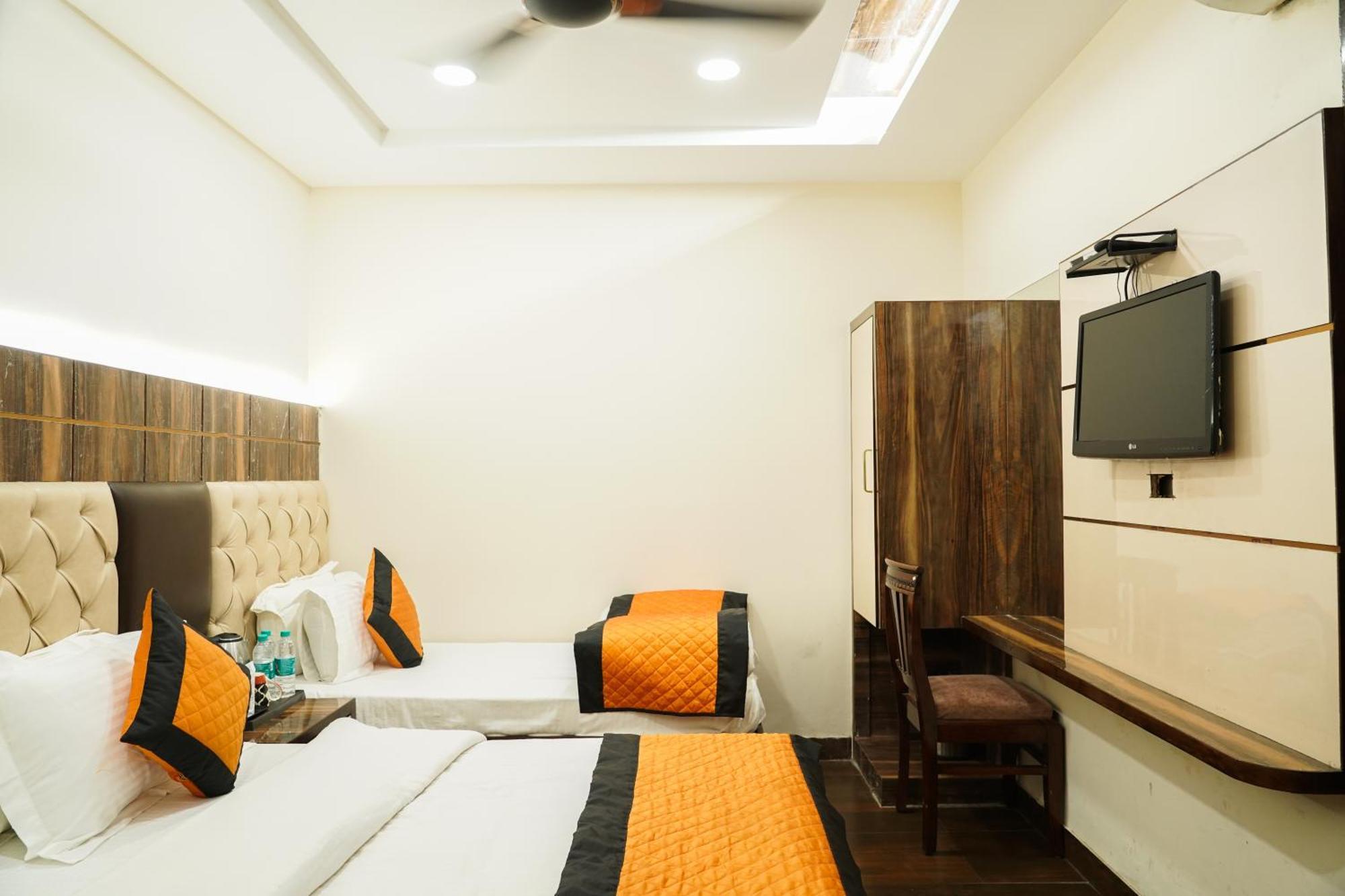 ניו דלהי Hotel Batra Home Nizamuddin מראה חיצוני תמונה