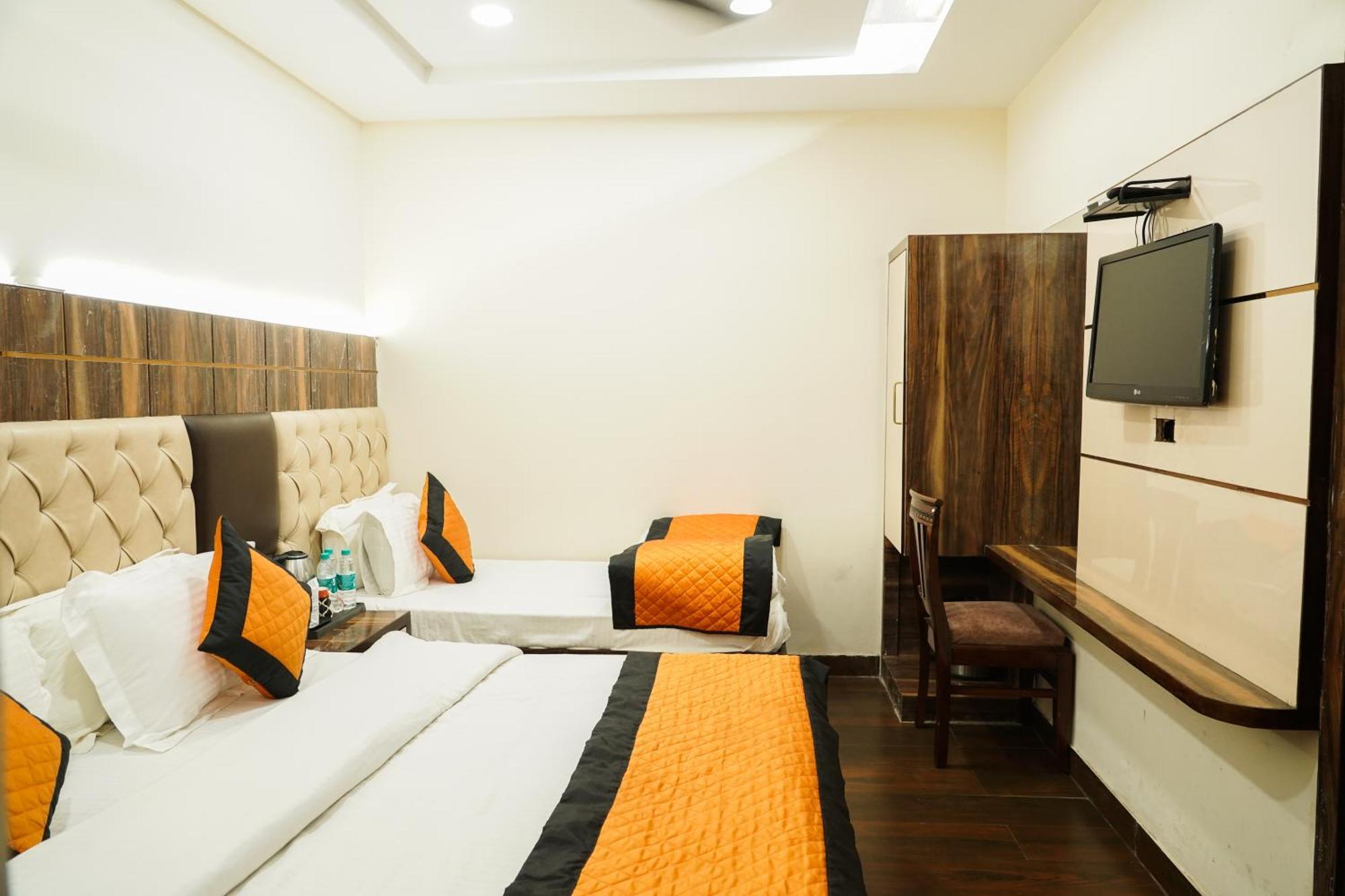 ניו דלהי Hotel Batra Home Nizamuddin מראה חיצוני תמונה